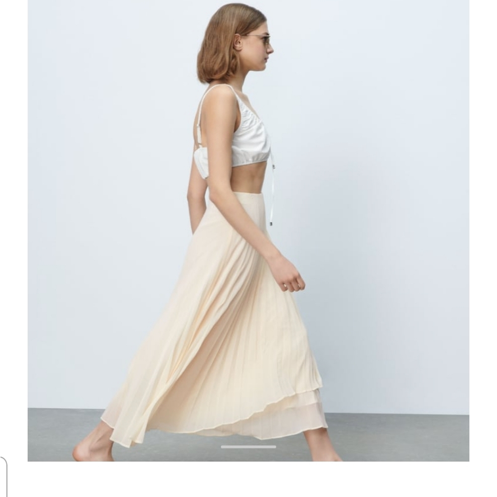 ZARA Pleated Skirt - Picture 4 of 8
